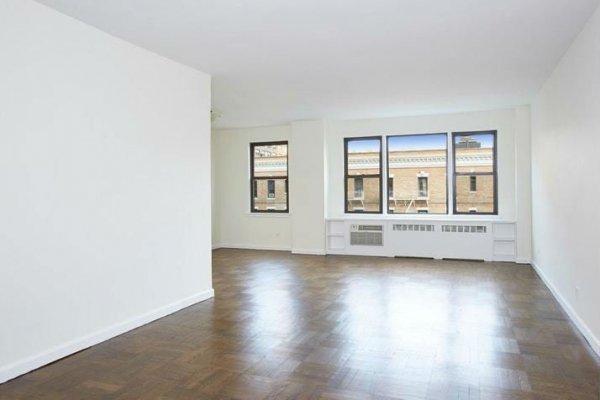 Amazing Convertible One Bedroom Condo For Sale in Upper East Side