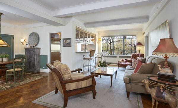 Gracious Two Bedroom Co-op For Sale in Upper West Side